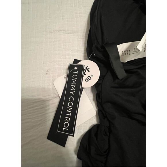 La Blanca Island Goddess High Neck Mio - Black NEW NWT - Picture 9 of 11